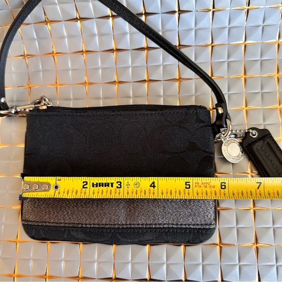 COACH LEATHER WRISTLET WALLET - Picture 6 of 15